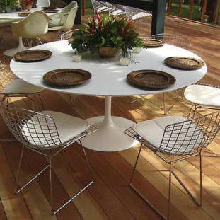 Mesa Saarinen Redonda